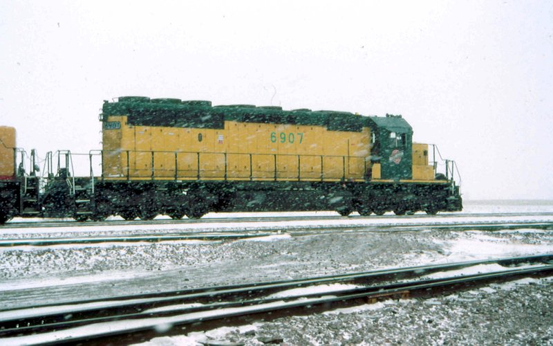 Snowy shot of CNW 6907